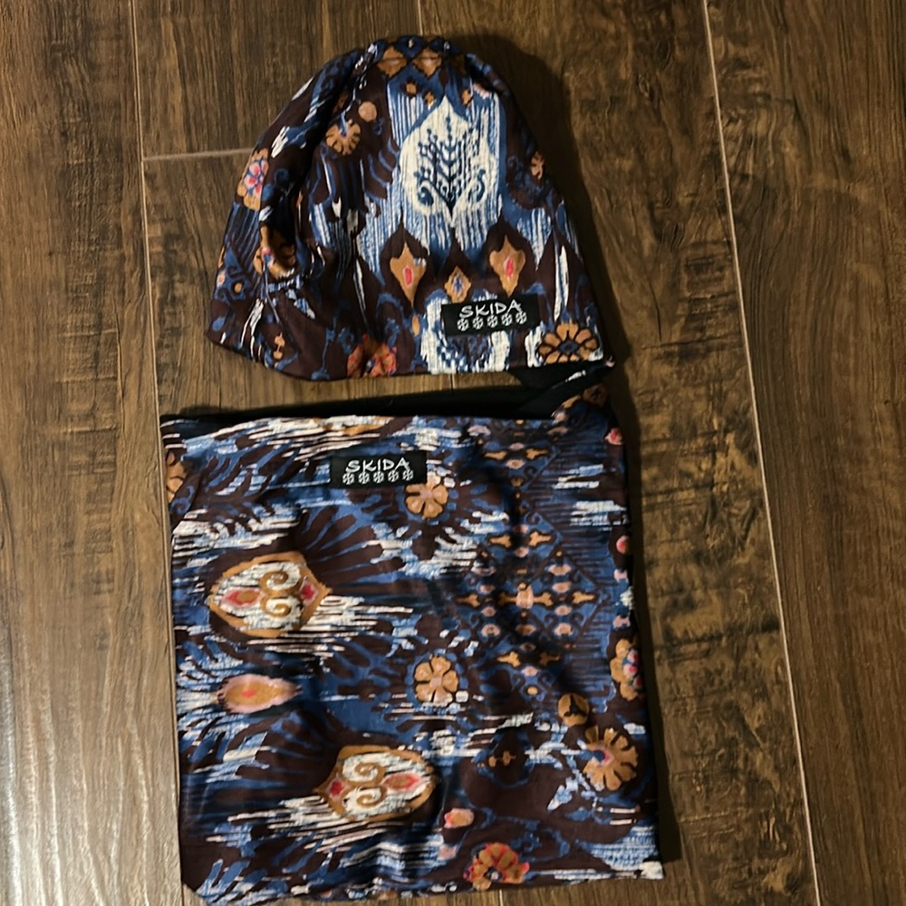 Skida beanie and neck warmer